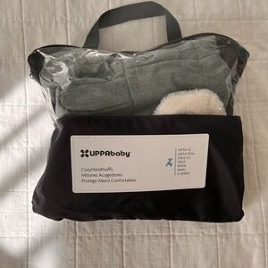 UPPAbaby CozyHandmuffs in Black and Gray